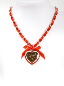 Bavarian necklace red with Spatzl heart pendandt (K29)