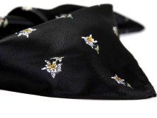 Bavarian scarve with edelweiss black